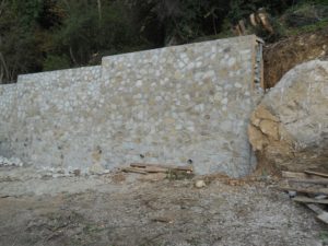 Строительство бутовой стены в Кореизе фото строительства дома